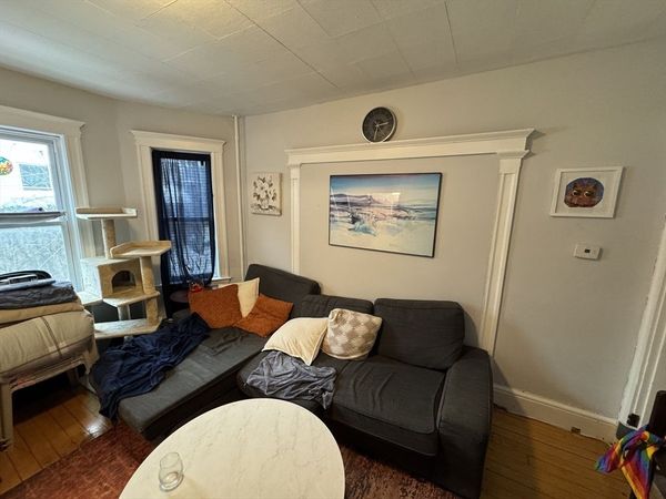 9 Burnham St, Unit 1, Somerville, MA 02145