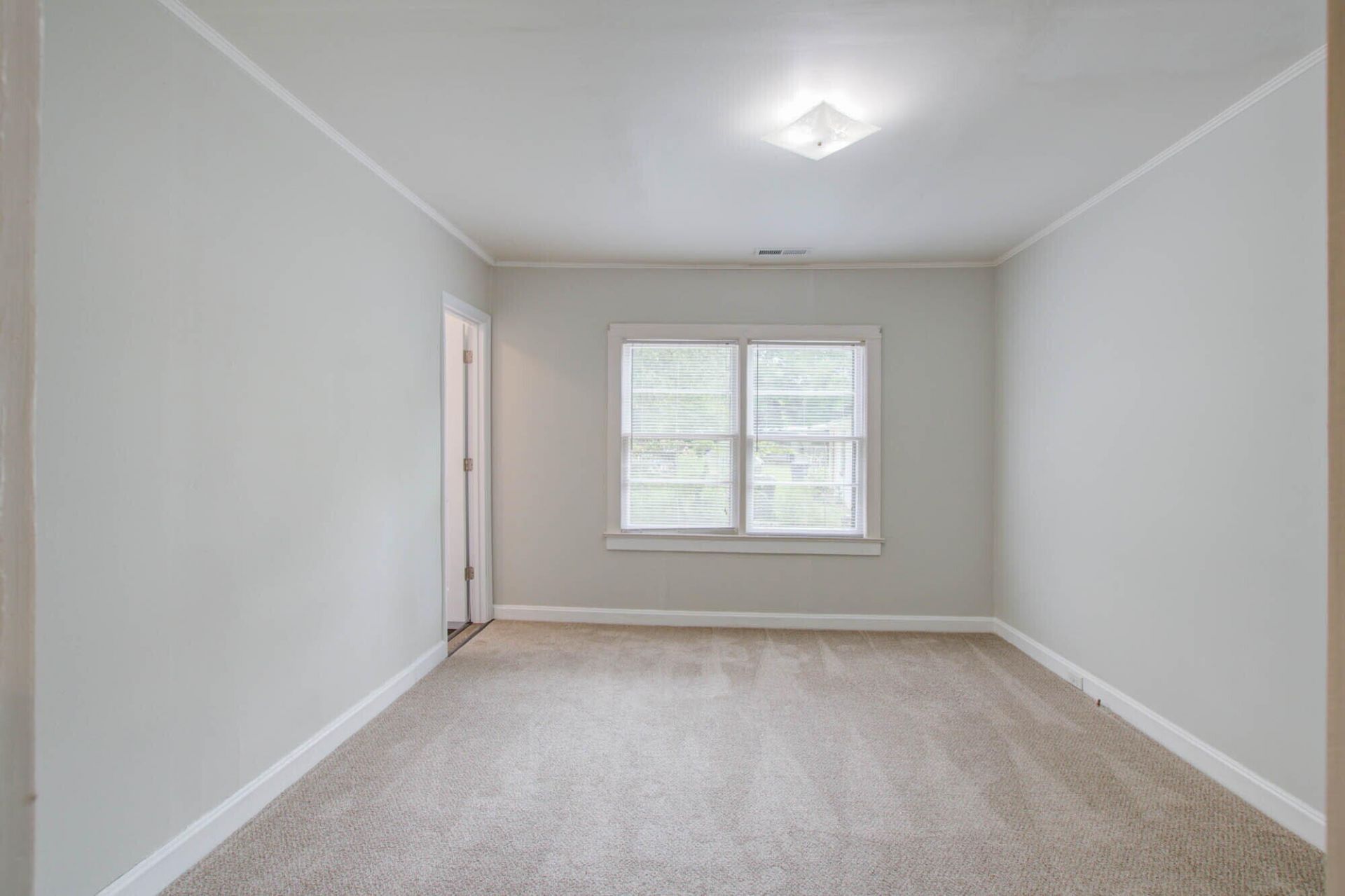 1833 Orangeburg Street Photo 10