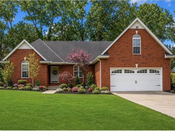616 Woodland Hills Dr , La Vergne, TN 37086