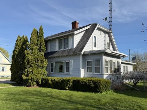 214 W Mcmillan AVE, Newberry, MI 49868