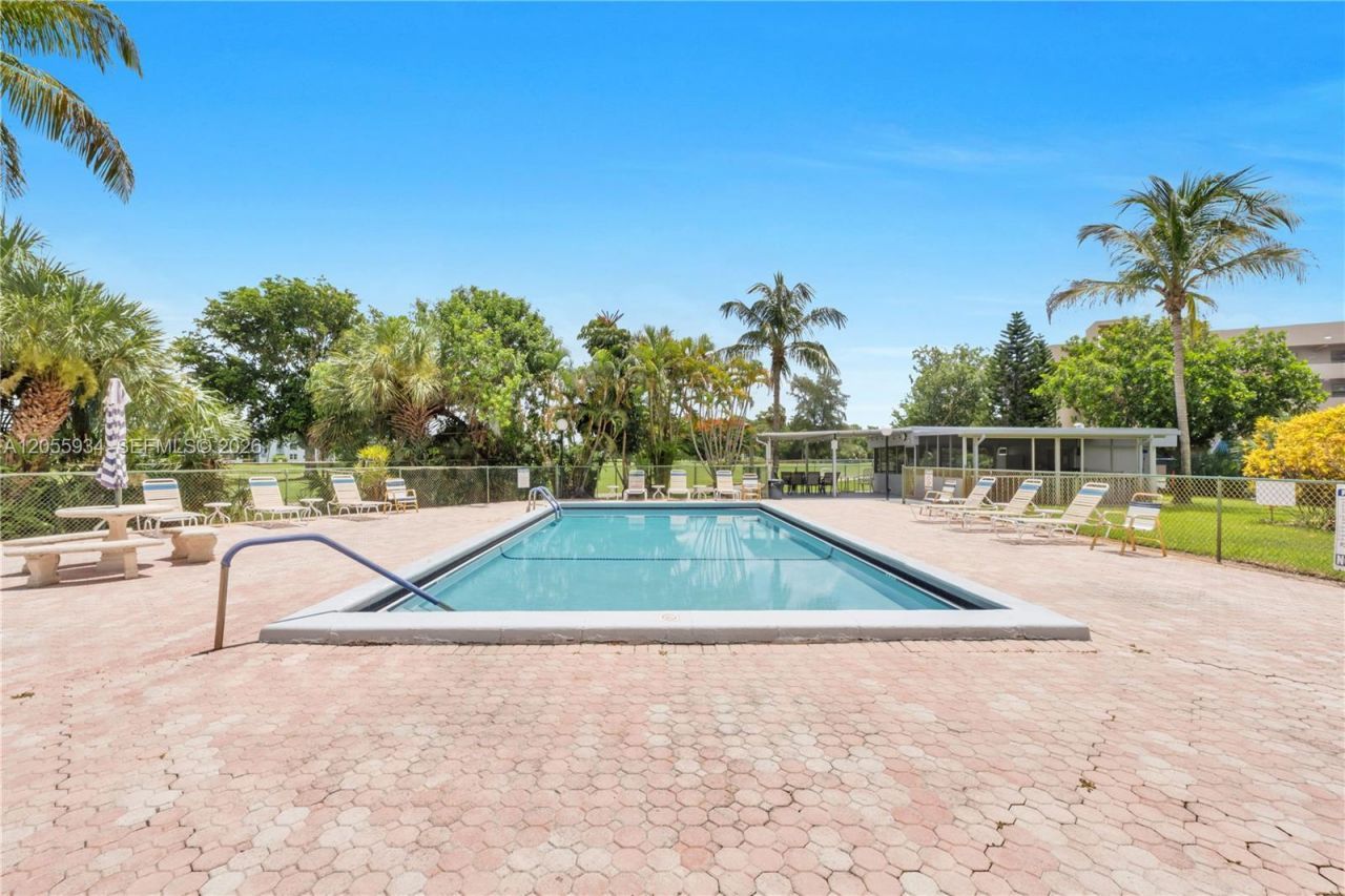 1402 NW 80th Ave, Unit 310, Margate, FL 33063 Photo