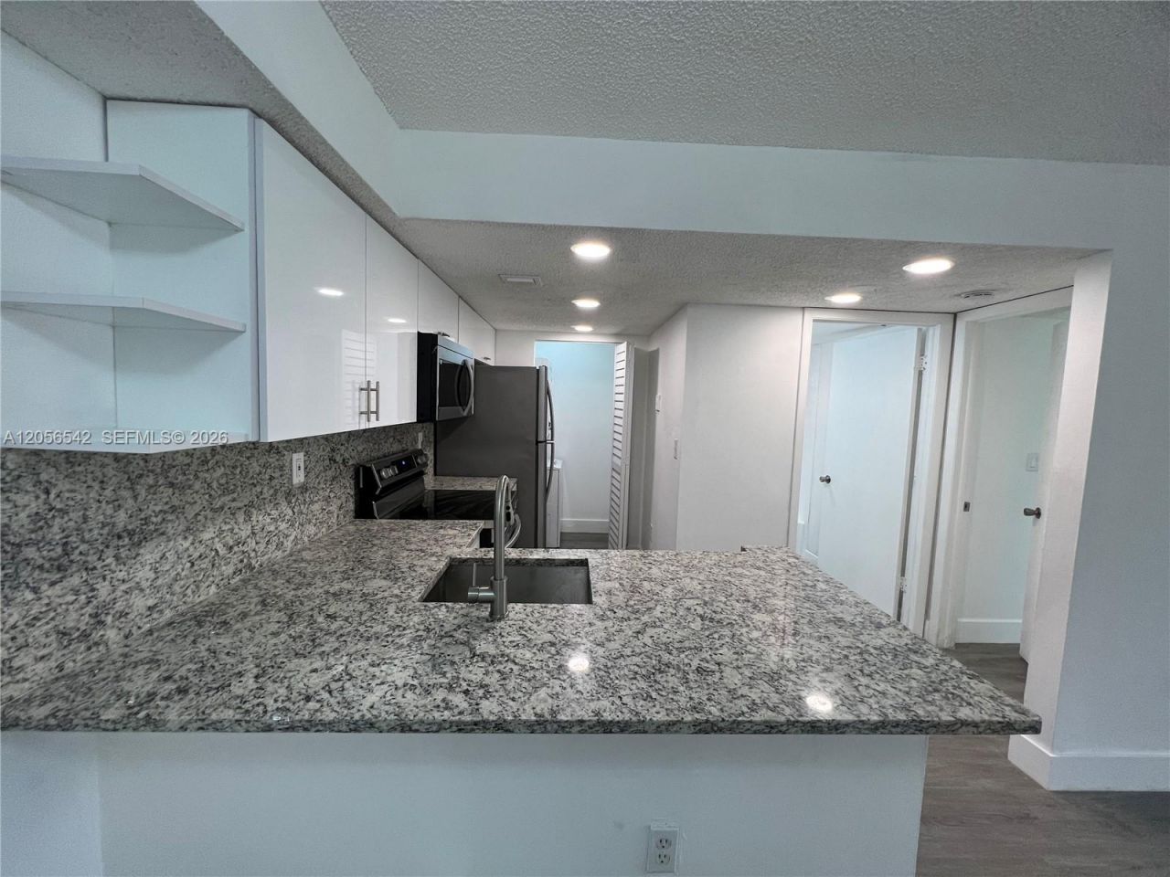 7235 NW 179th St , Unit 104, Hialeah, FL 33015 Photo