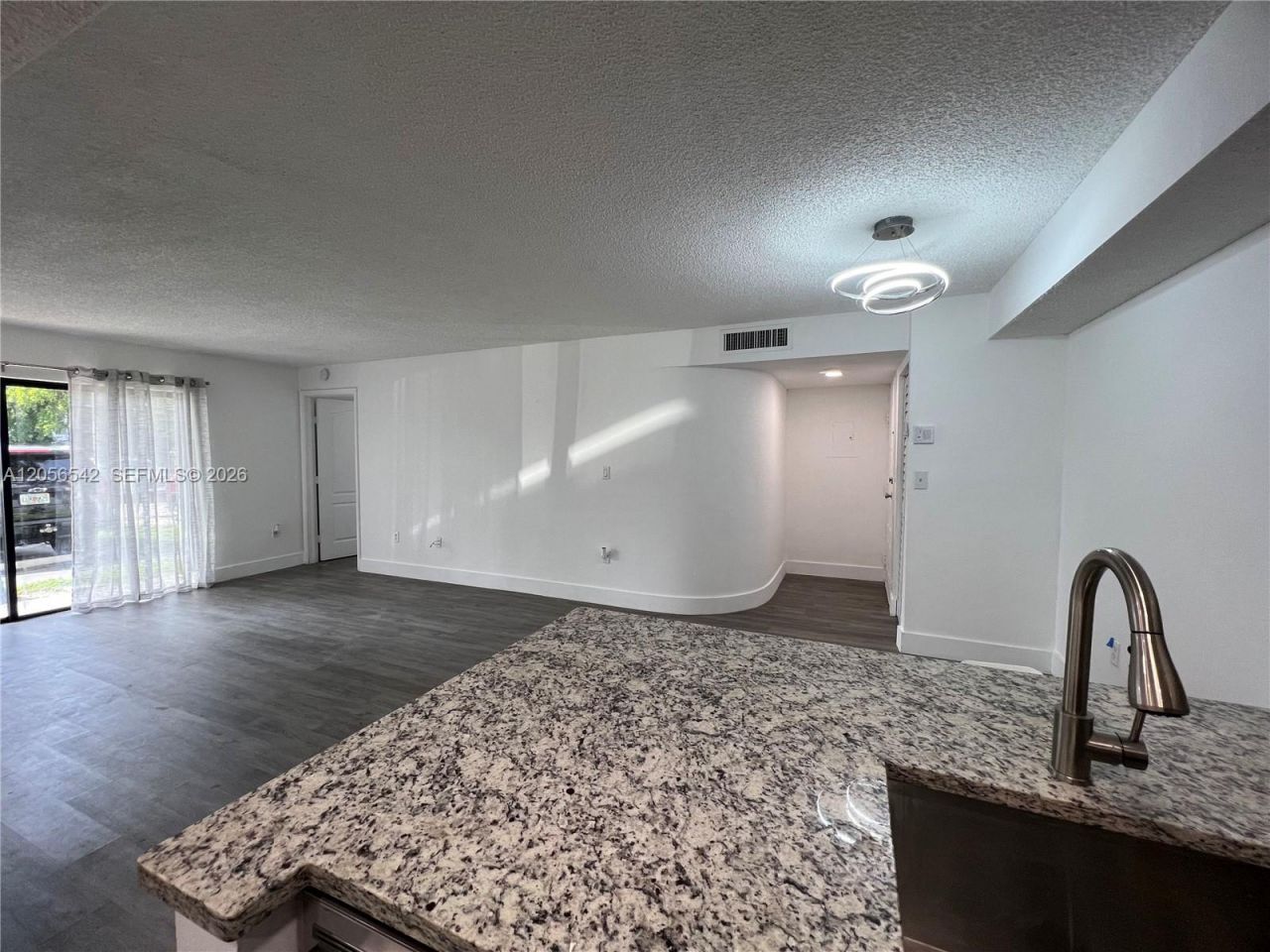 7235 NW 179th St , Unit 104, Hialeah, FL 33015 Photo
