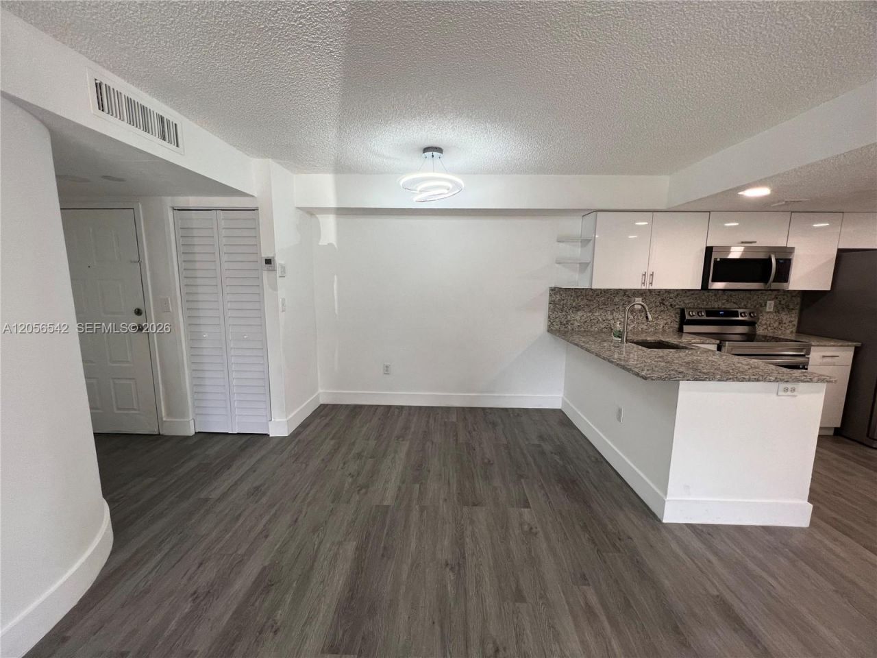 7235 NW 179th St , Unit 104, Hialeah, FL 33015 Photo