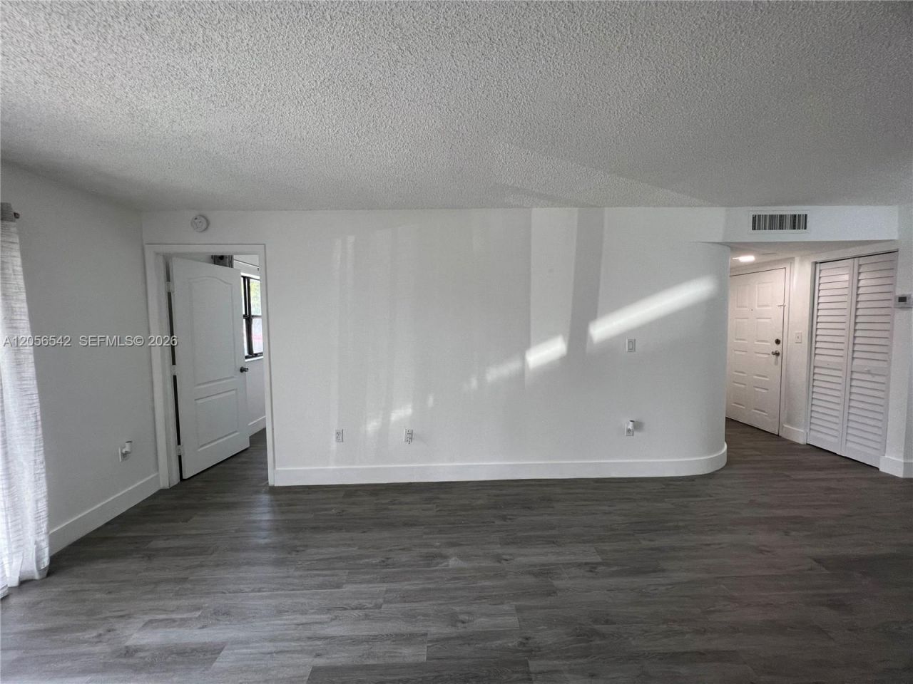 7235 NW 179th St , Unit 104, Hialeah, FL 33015 Photo