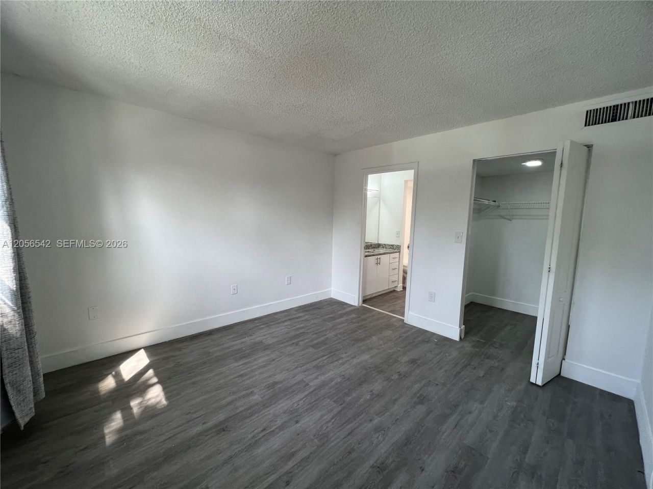 7235 NW 179th St , Unit 104, Hialeah, FL 33015 Photo