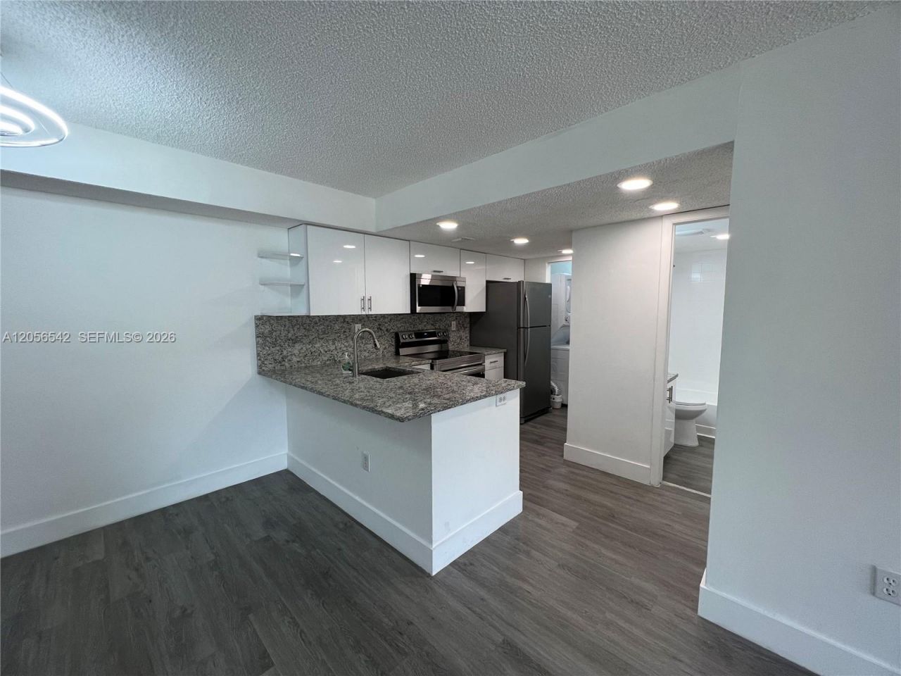 7235 NW 179th St , Unit 104, Hialeah, FL 33015 Photo