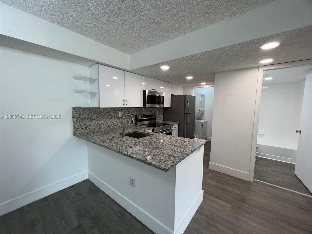 7235 NW 179th St , Unit 104, Hialeah, FL 33015 Photo