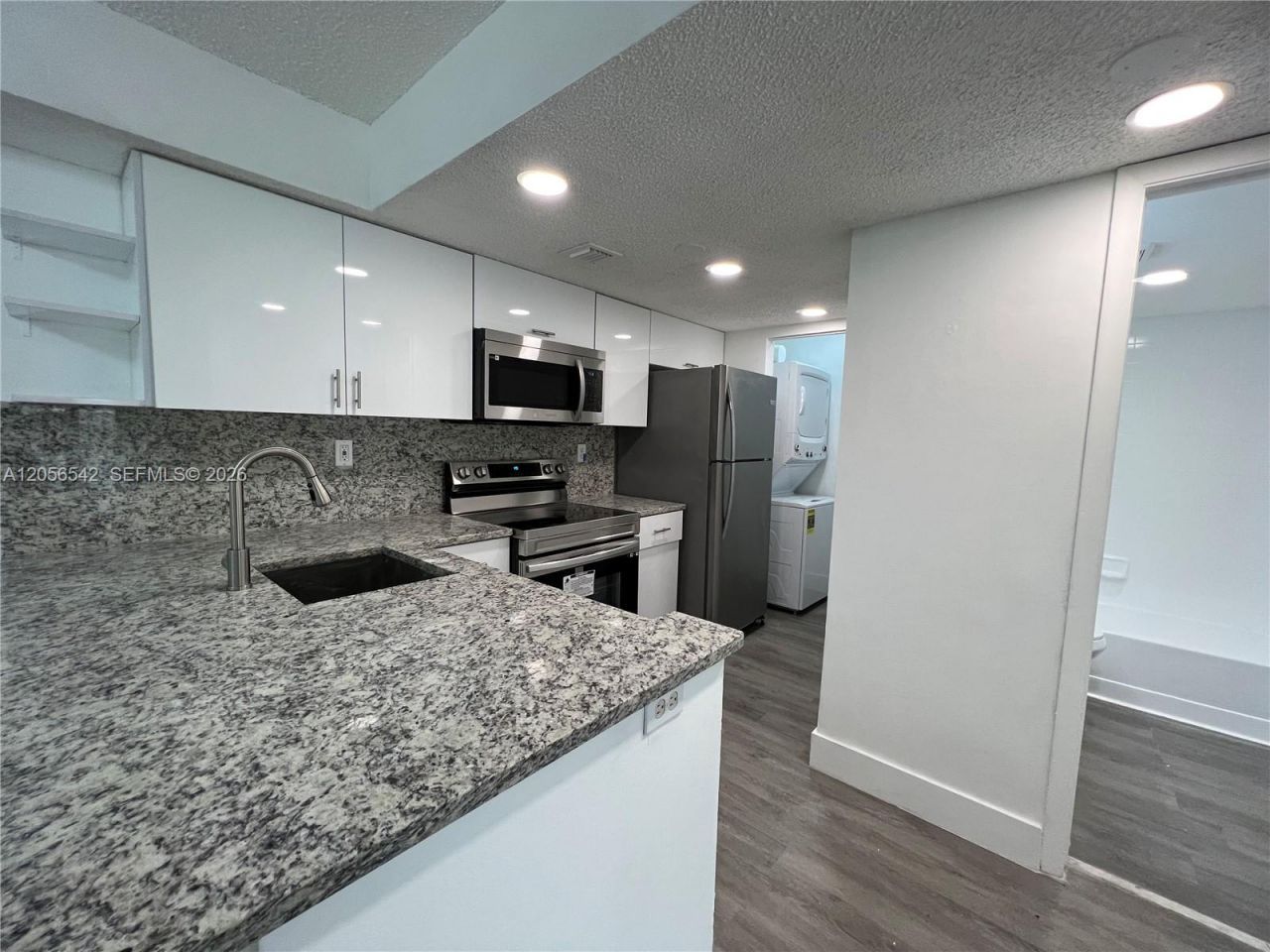 7235 NW 179th St , Unit 104, Hialeah, FL 33015 Photo