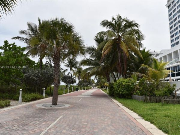 5555 Collins Ave , Unit 8K, Miami Beach, FL 33140