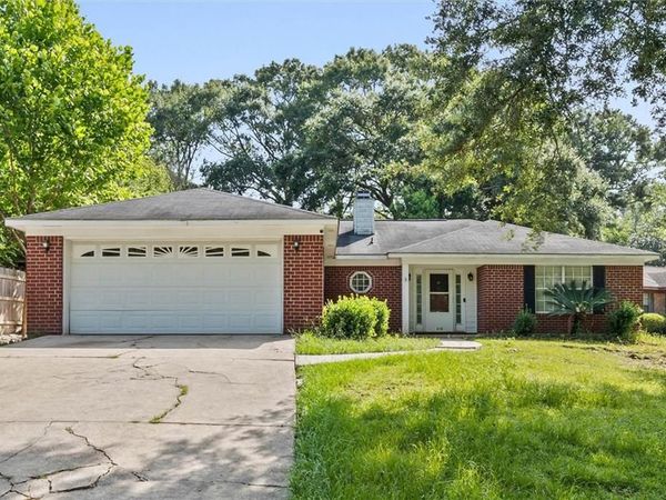 5669 Woodchase Circle E, Theodore, AL 36582