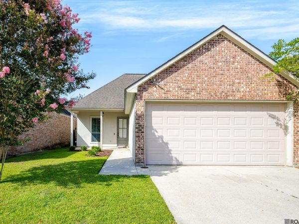 7975 Seville Ct, Baton Rouge, LA 70820