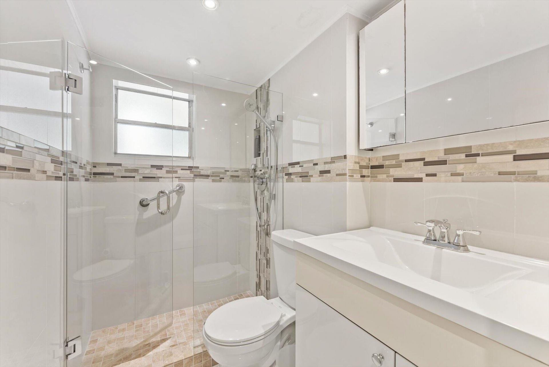 220 Kings Point Drive, Unit 210, Sunny Isles Beach, FL 33160 Photo