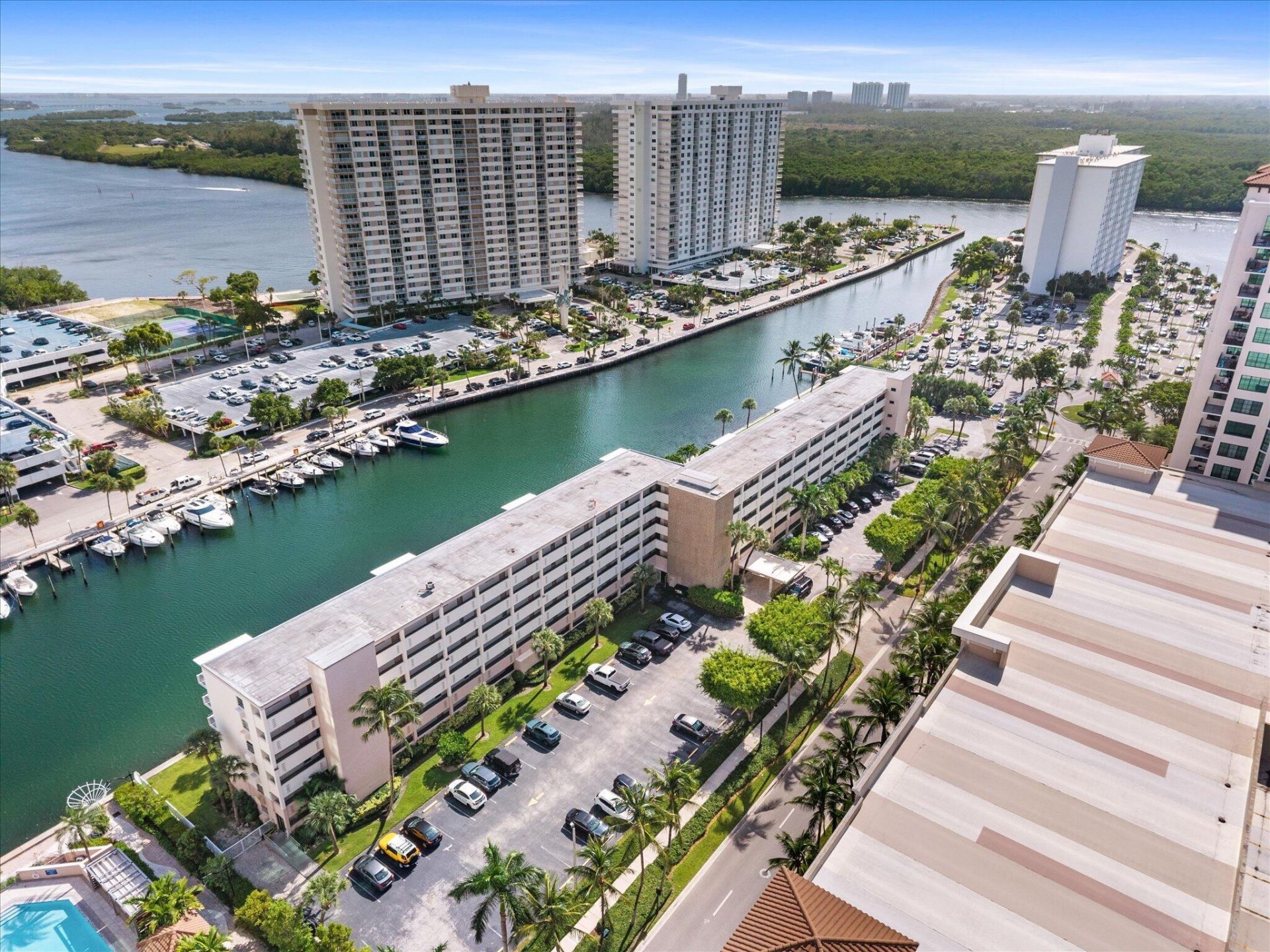220 Kings Point Drive, Unit 210, Sunny Isles Beach, FL 33160 Photo