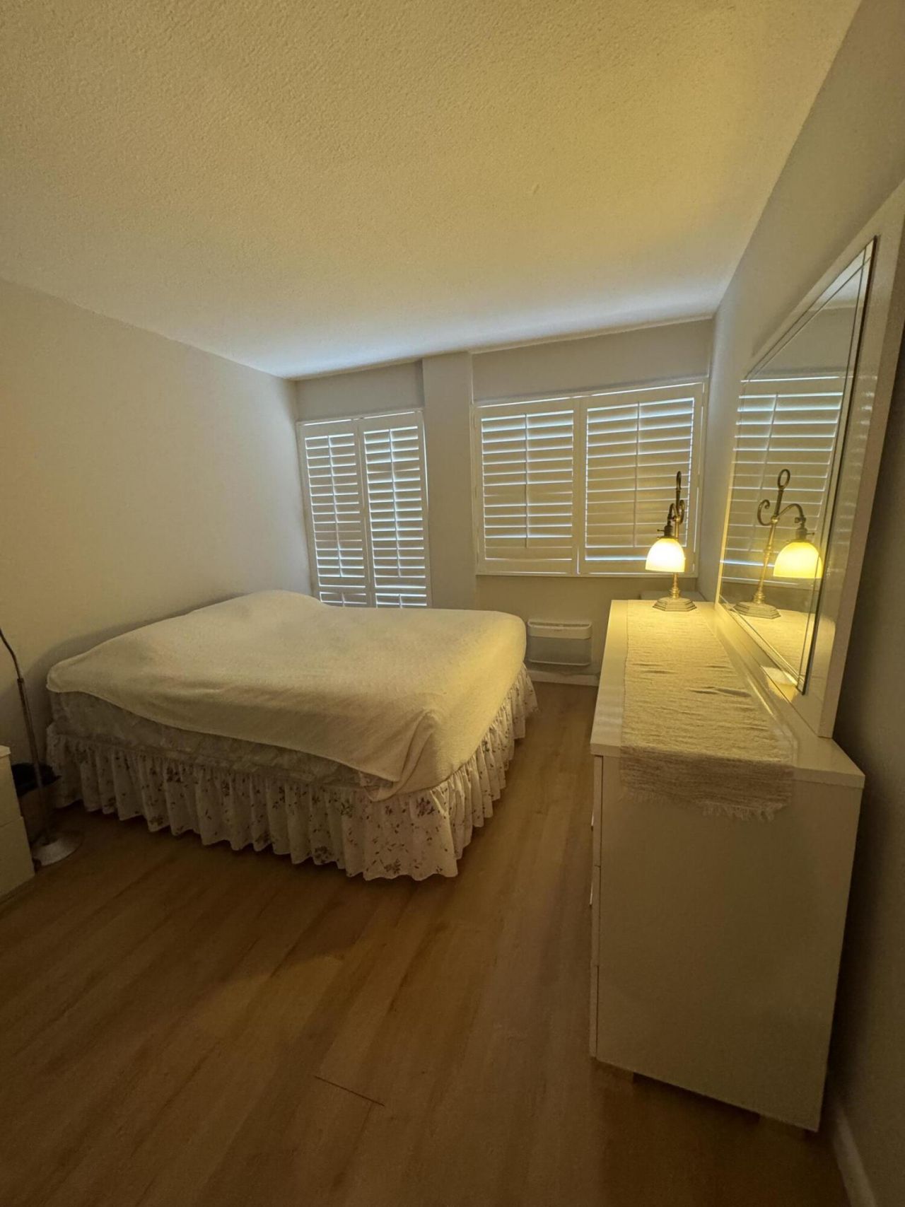220 Kings Point Drive, Unit 210, Sunny Isles Beach, FL 33160 Photo
