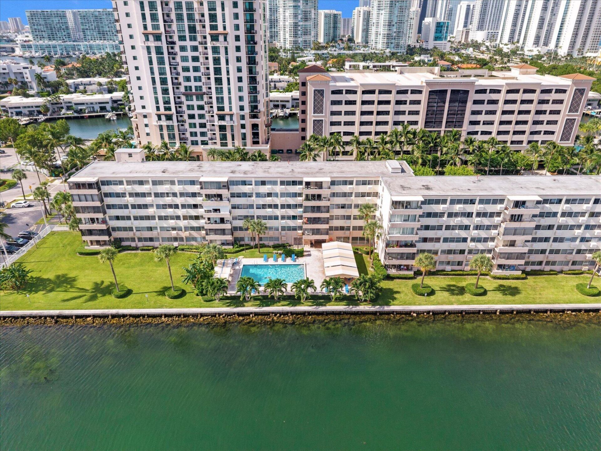 220 Kings Point Drive, Unit 210, Sunny Isles Beach, FL 33160 Photo