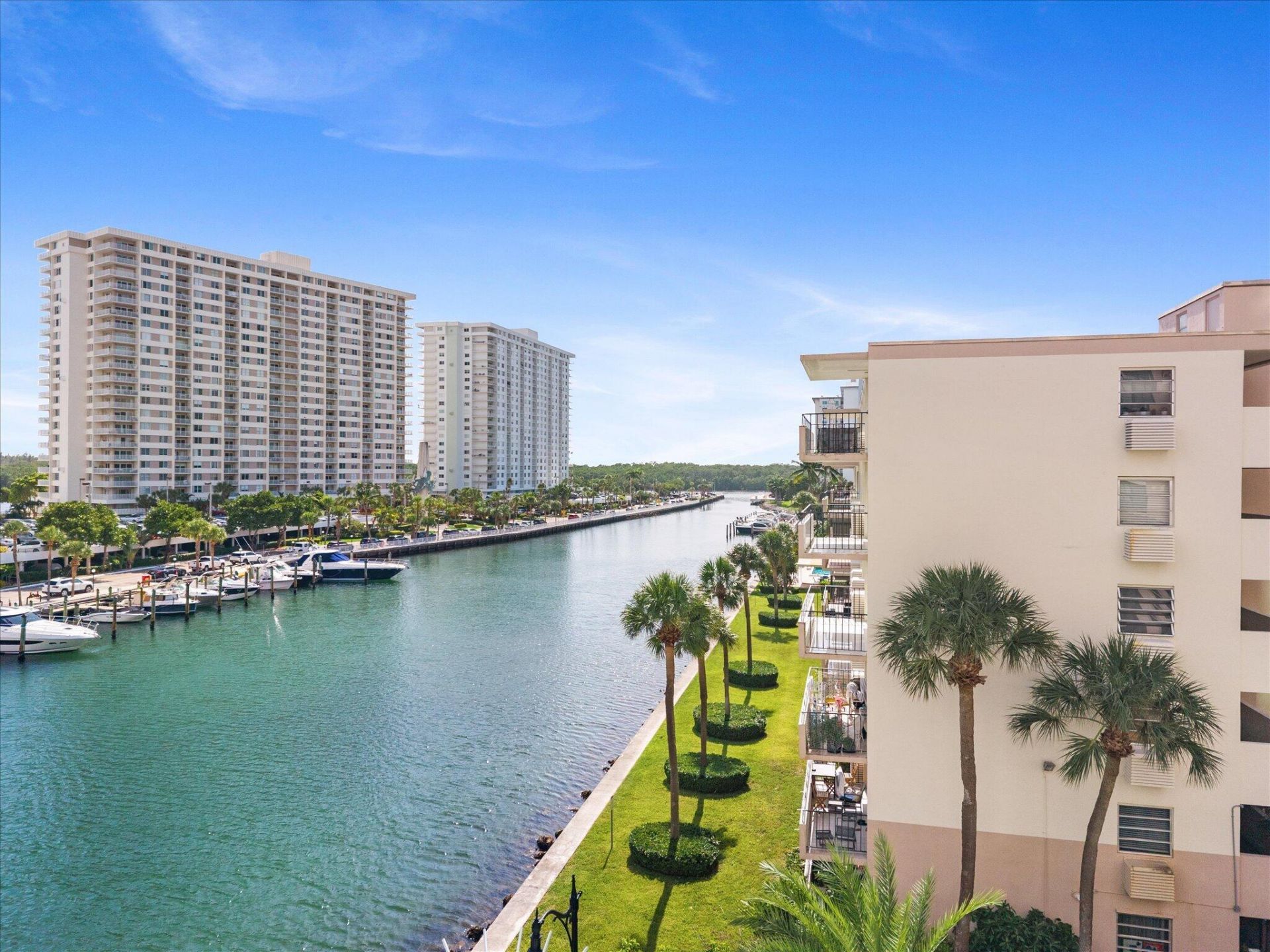220 Kings Point Drive, Unit 210, Sunny Isles Beach, FL 33160 Photo