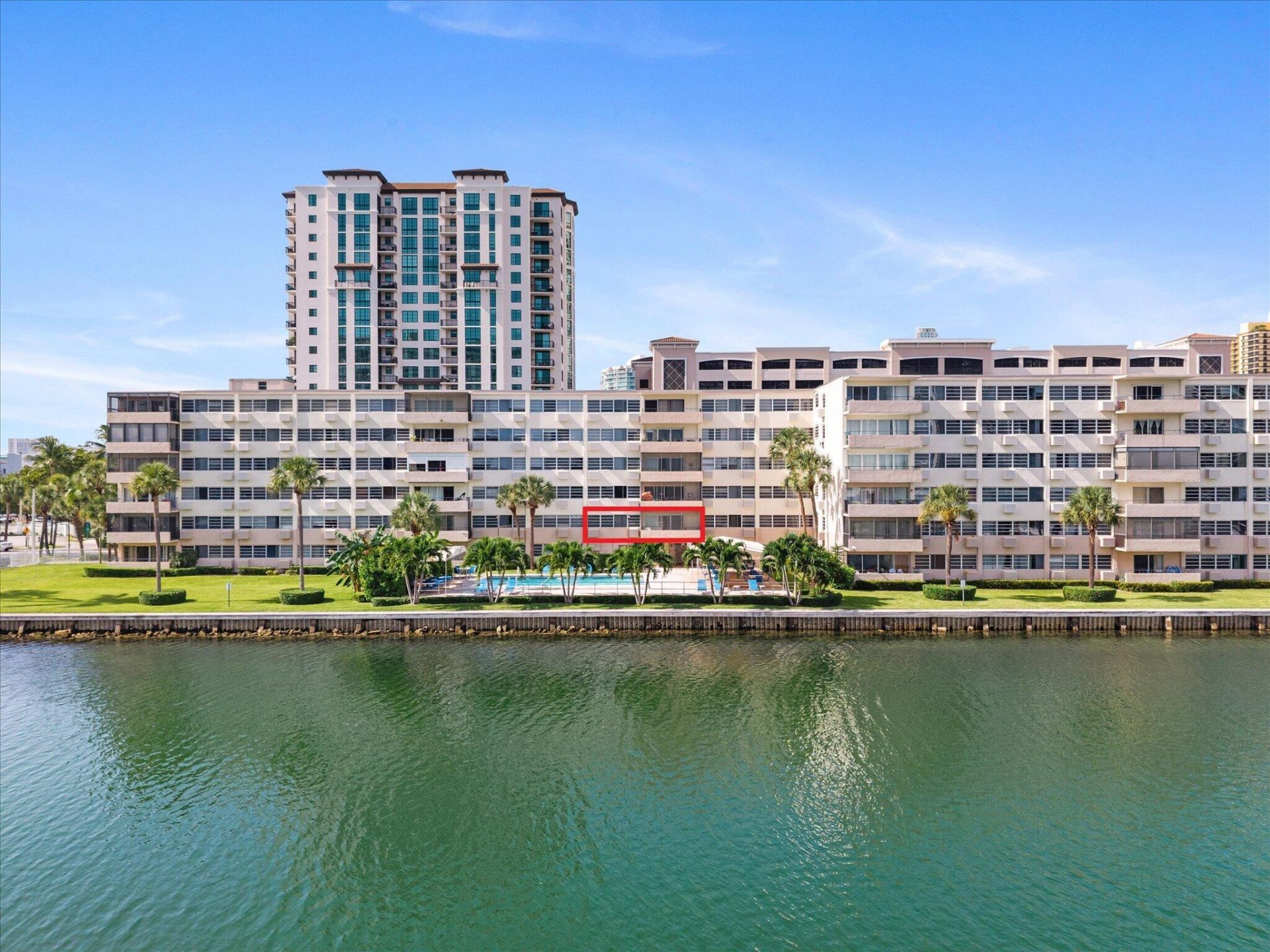 220 Kings Point Drive, Unit 210, Sunny Isles Beach, FL 33160 Photo