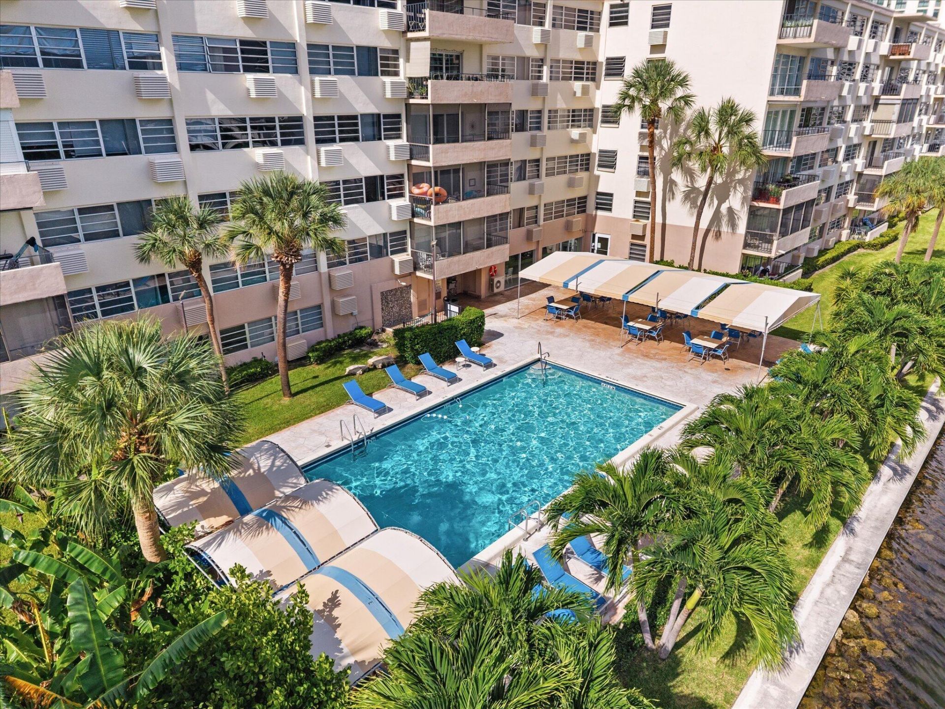 220 Kings Point Drive, Unit 210, Sunny Isles Beach, FL 33160 Photo
