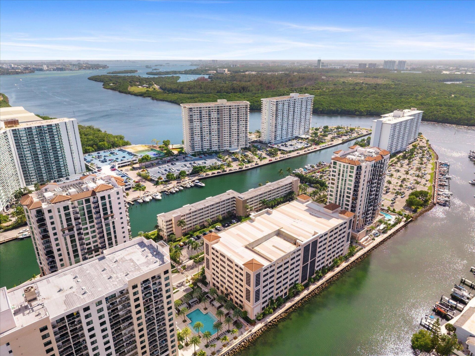 220 Kings Point Drive, Unit 210, Sunny Isles Beach, FL 33160 Photo