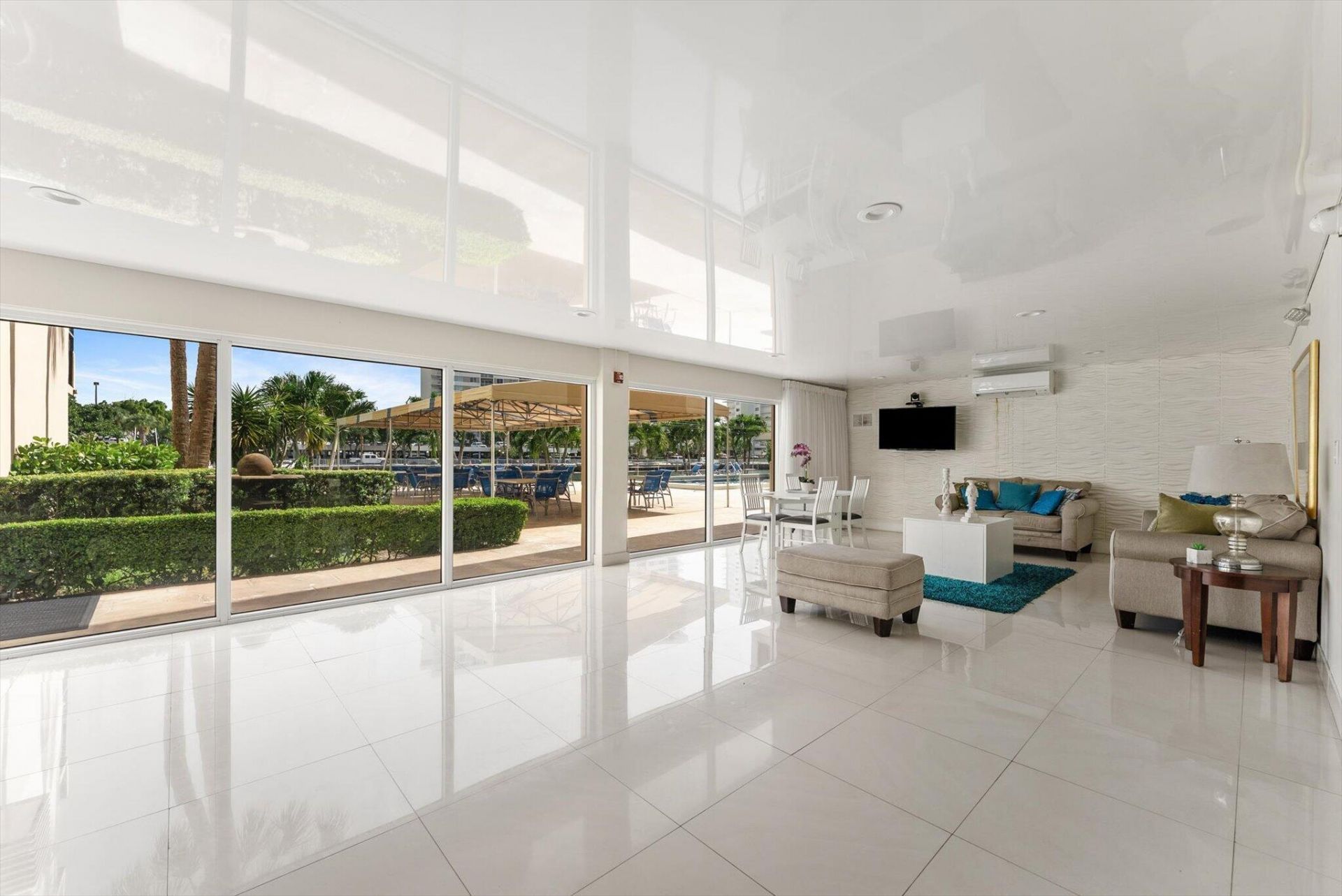 220 Kings Point Drive, Unit 210, Sunny Isles Beach, FL 33160 Photo