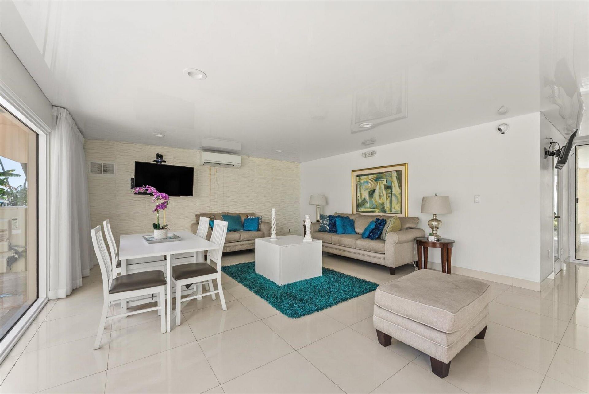 220 Kings Point Drive, Unit 210, Sunny Isles Beach, FL 33160 Photo