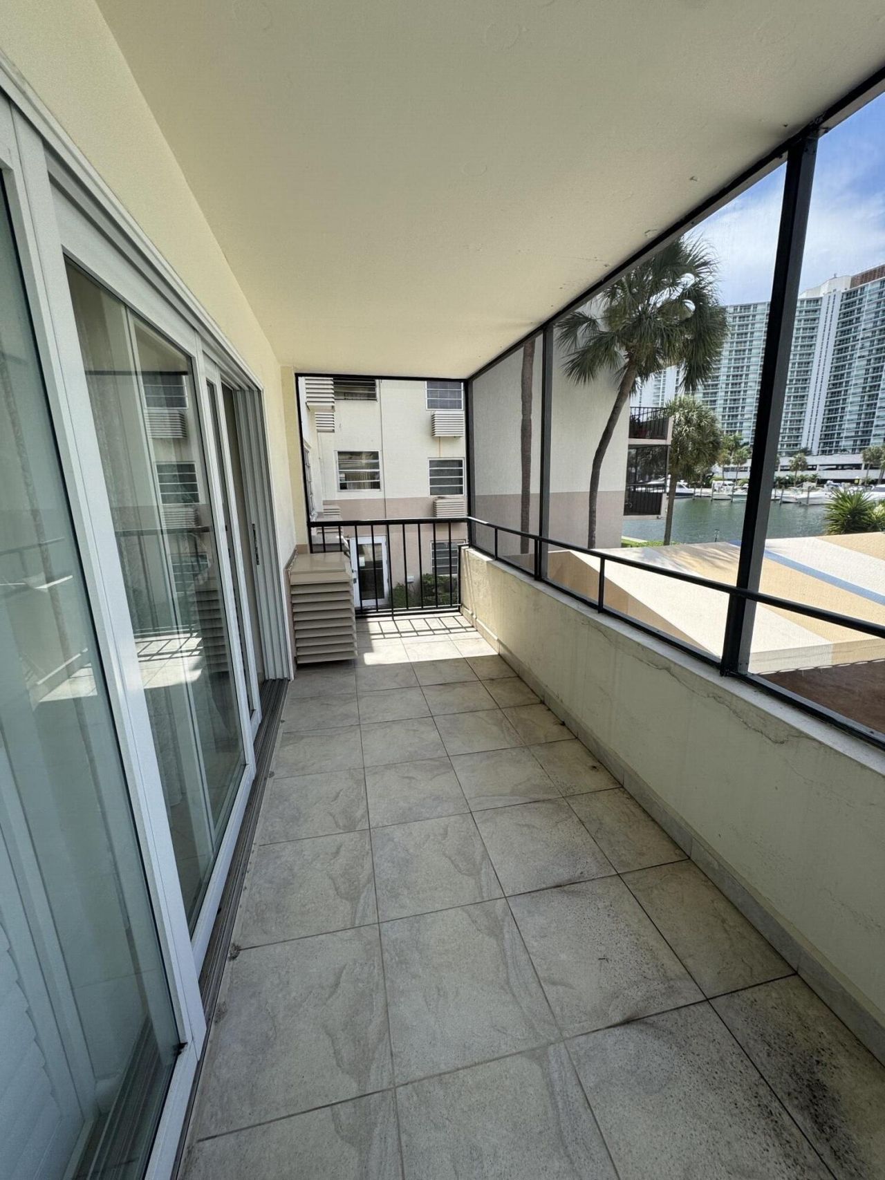 220 Kings Point Drive, Unit 210, Sunny Isles Beach, FL 33160 Photo