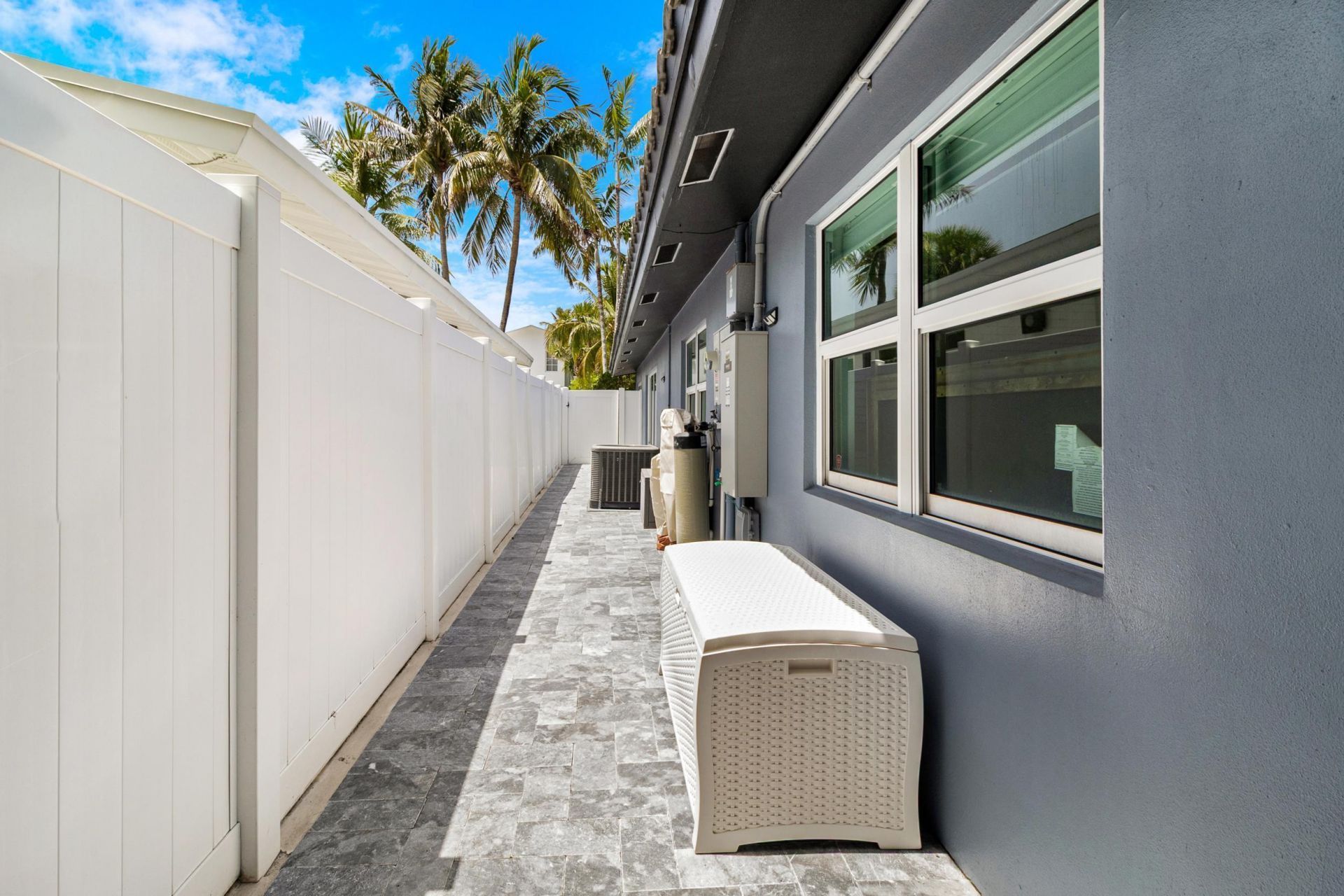 3319 NE 18th Street, Fort Lauderdale, FL 33305 Photo