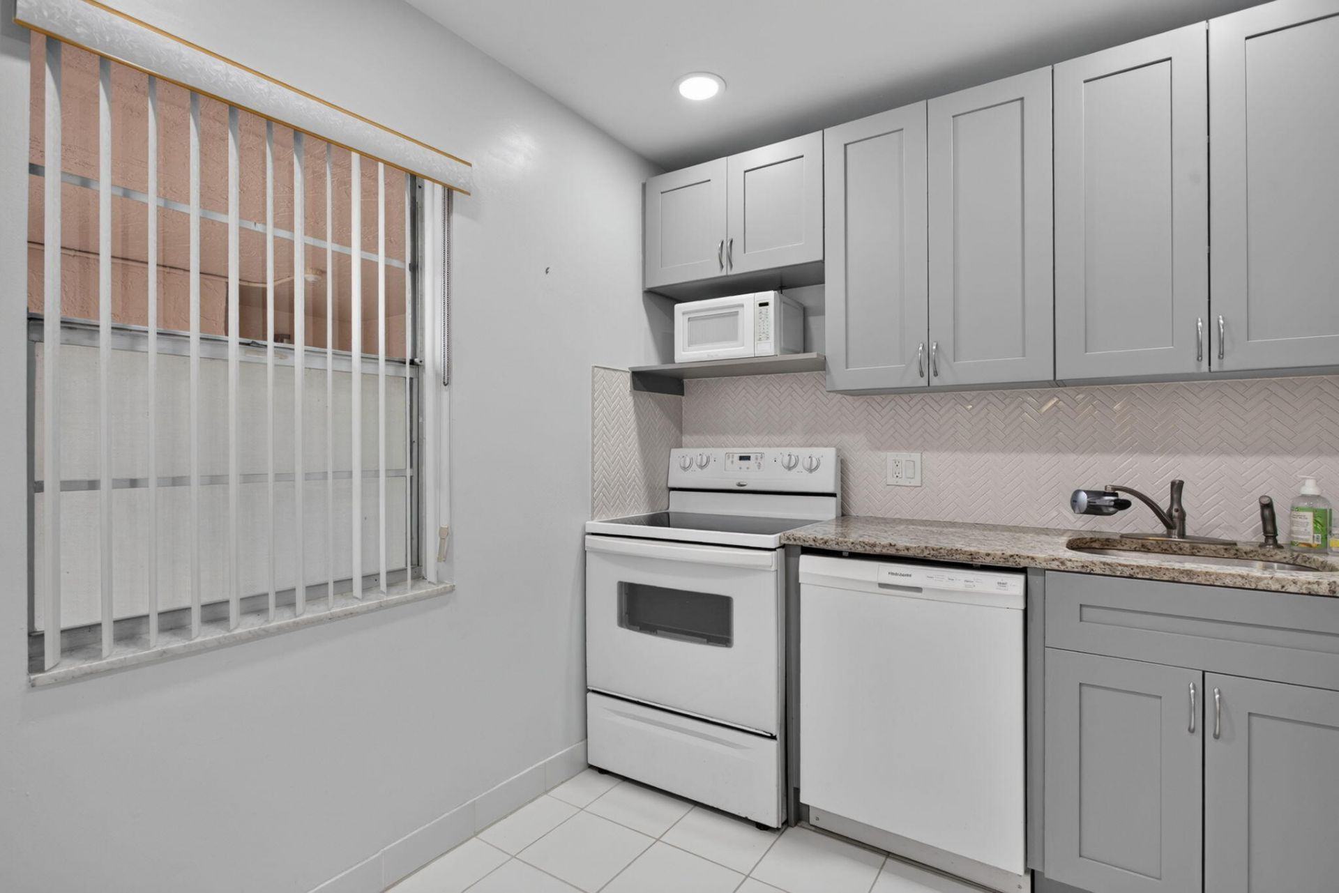 1030 Country Club Drive, Margate, FL 33063 Photo