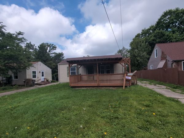 2012 E 27th Street , Des Moines, IA 50317