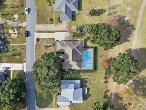 3232 Cobblestone Dr, Pace, FL 32571