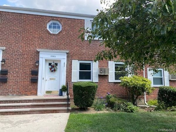 71-39 260th Street, Unit A-1, Glen Oaks, NY 11004
