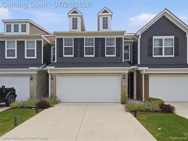 4782 Broomfield Way, Lake Orion Vlg, MI 48359