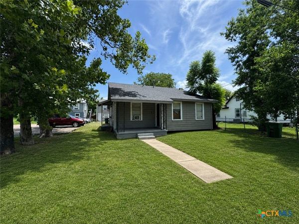 1314 E Power Avenue , Victoria, TX 77901