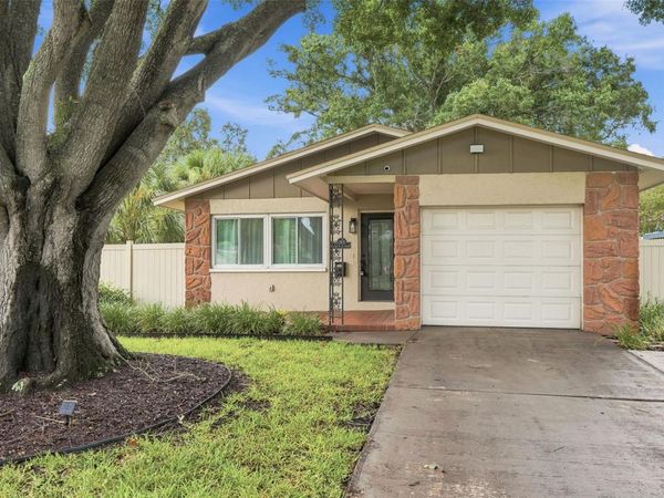 205 SE MONROE CIRCLE N, ST PETERSBURG, FL 33703