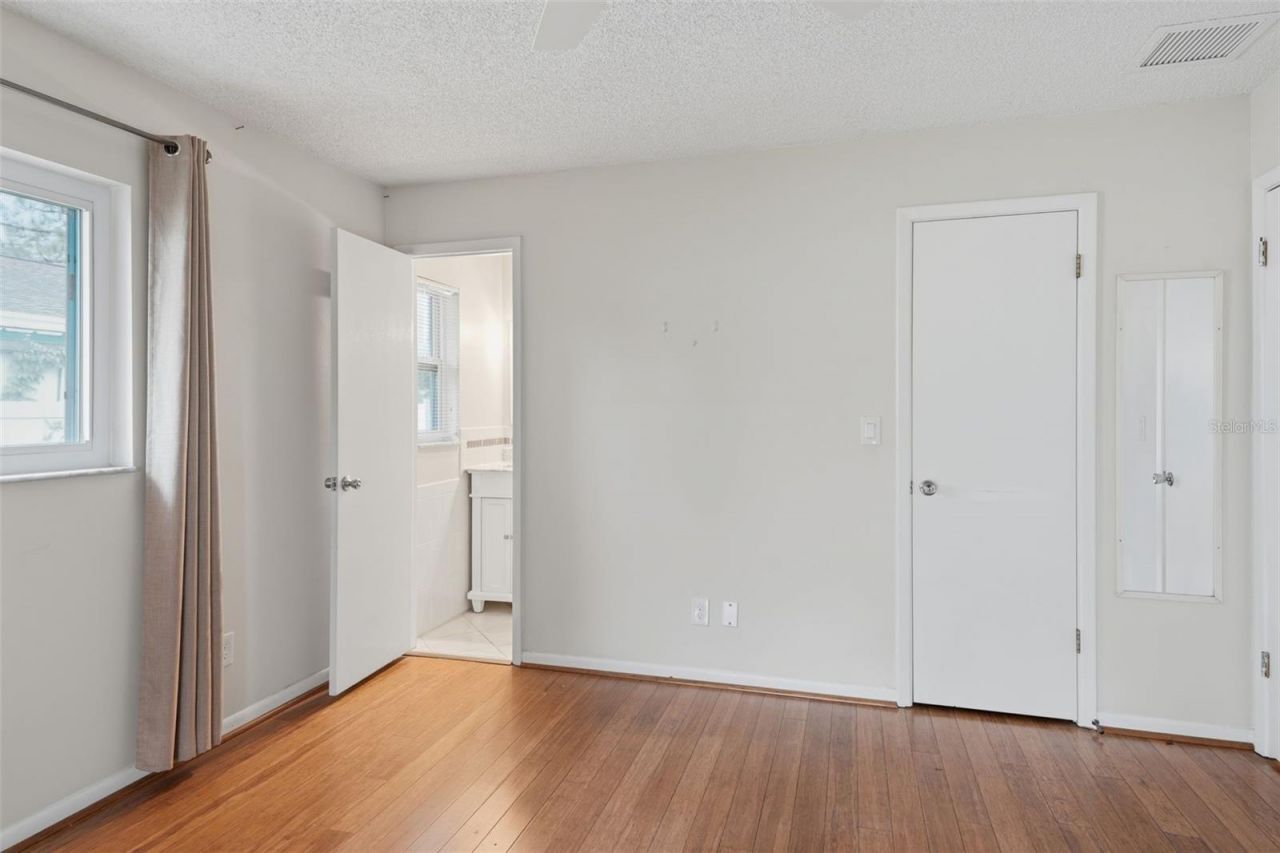 205 SE Monroe Circle N, Saint Petersburg, FL 33703 Photo