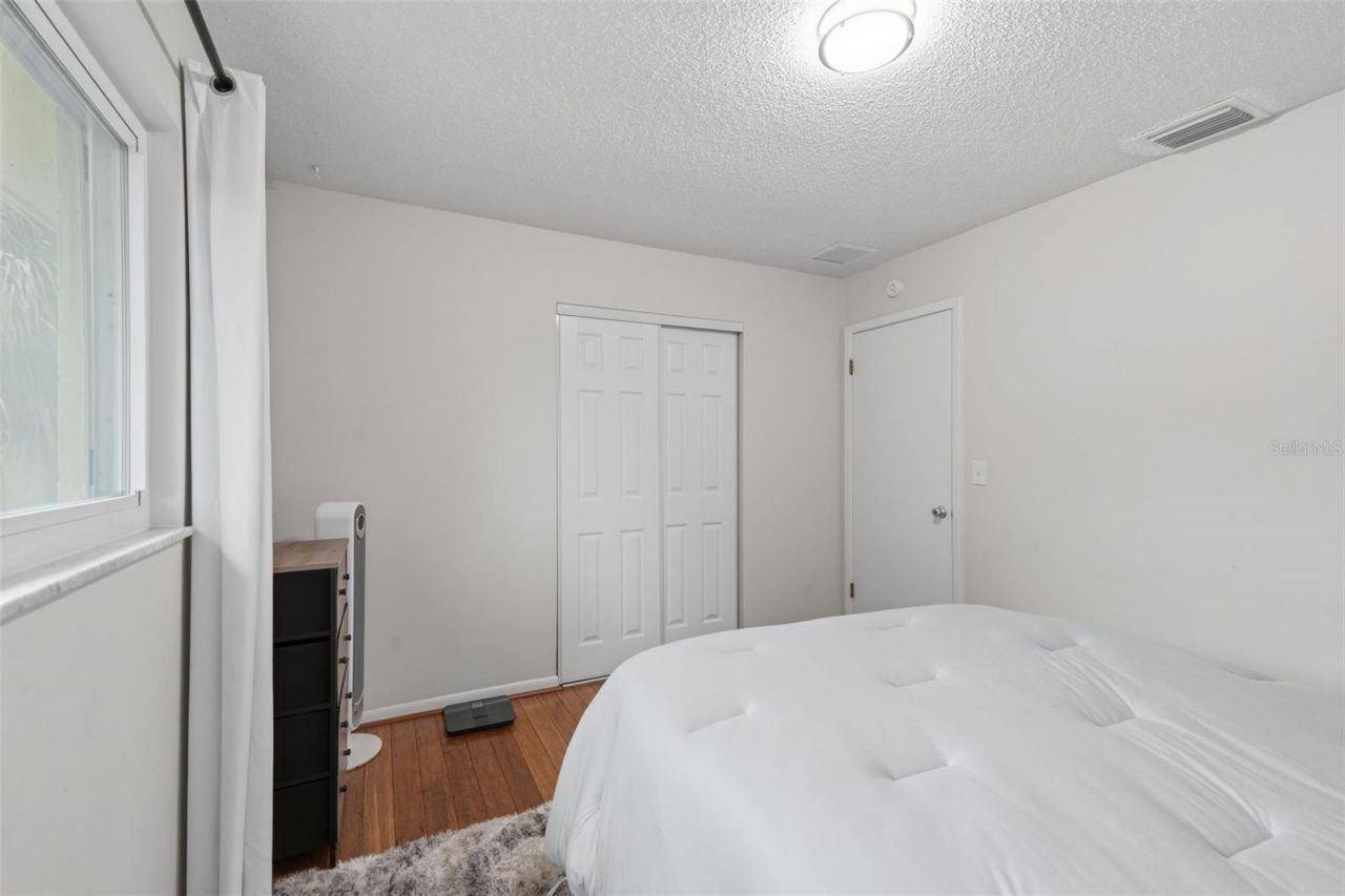 205 SE Monroe Circle N, Saint Petersburg, FL 33703 Photo