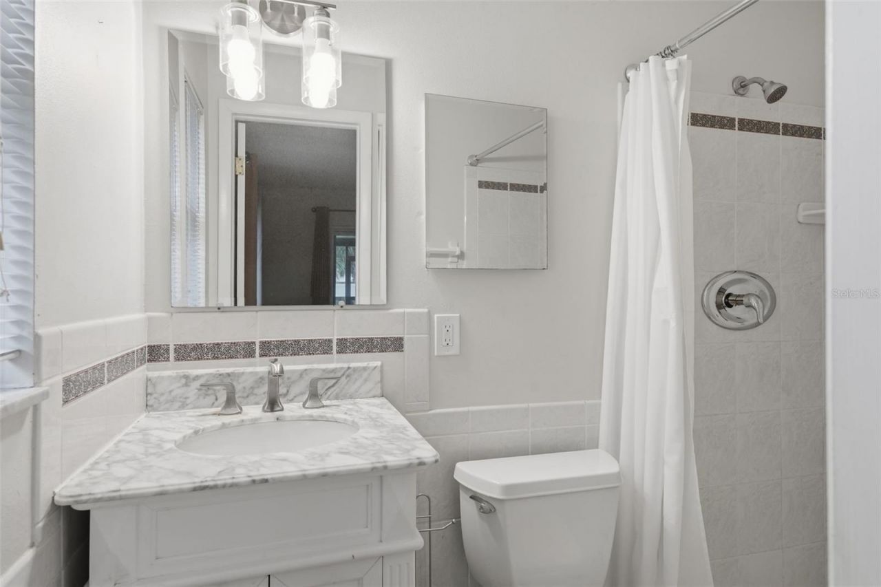 205 SE Monroe Circle N, Saint Petersburg, FL 33703 Photo