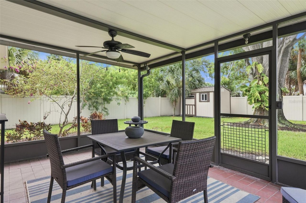 205 SE Monroe Circle N, Saint Petersburg, FL 33703 Photo