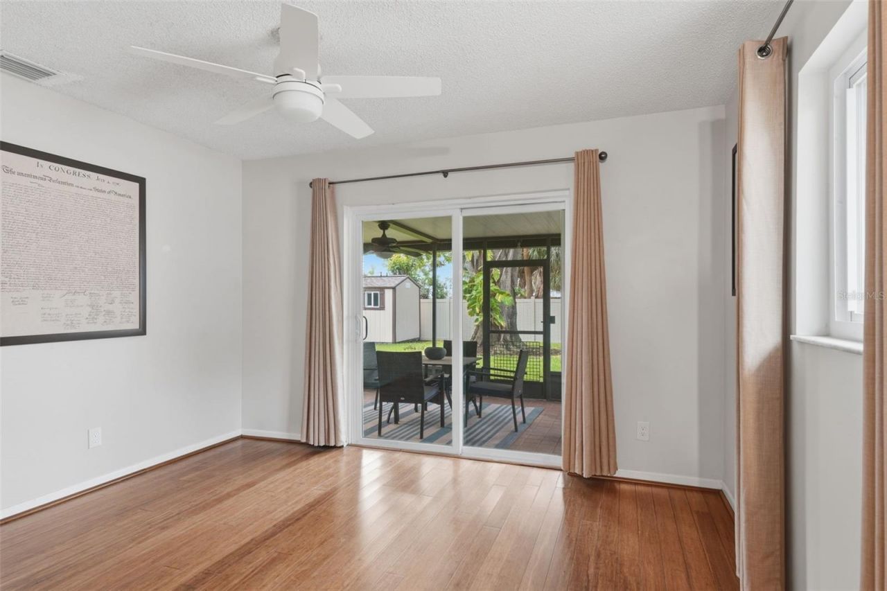 205 SE Monroe Circle N, Saint Petersburg, FL 33703 Photo