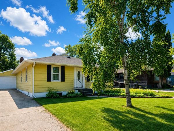 806 5th Street NE, Staples, MN 56479