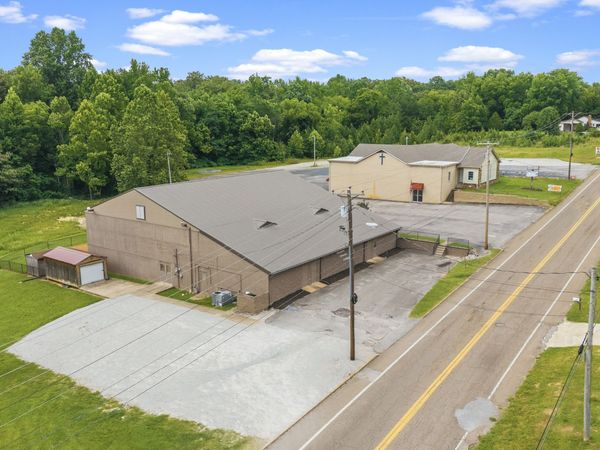 175 Natchez Trace Dr , Lexington, TN 38351
