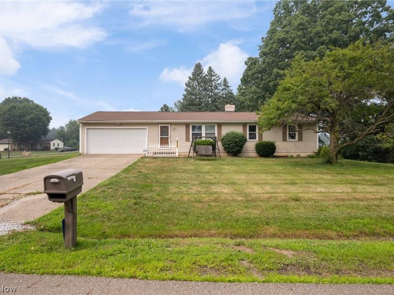 8311 Parkford Street NW, Massillon, OH 44646 Photo 2