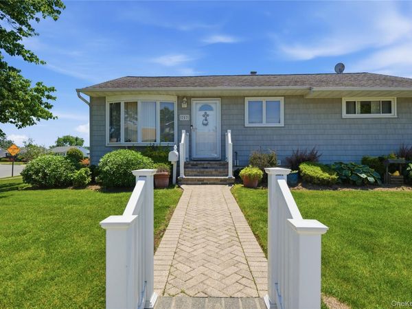 757 Anderson Avenue , Franklin Square, NY 11010