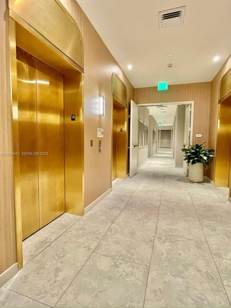 77 SE 5th St , Unit 2005, Miami, FL 33131 Photo