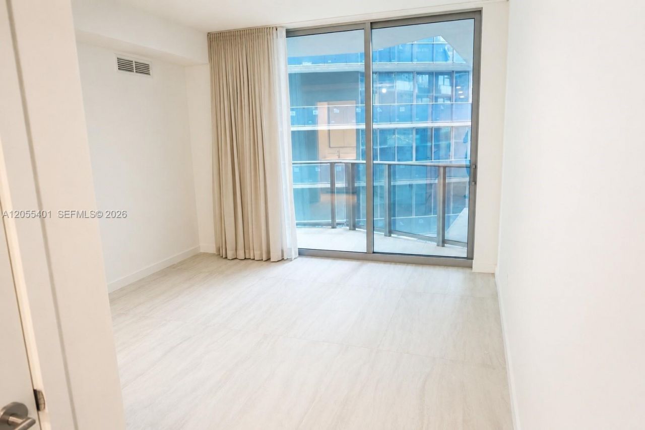 77 SE 5th St , Unit 2005, Miami, FL 33131 Photo