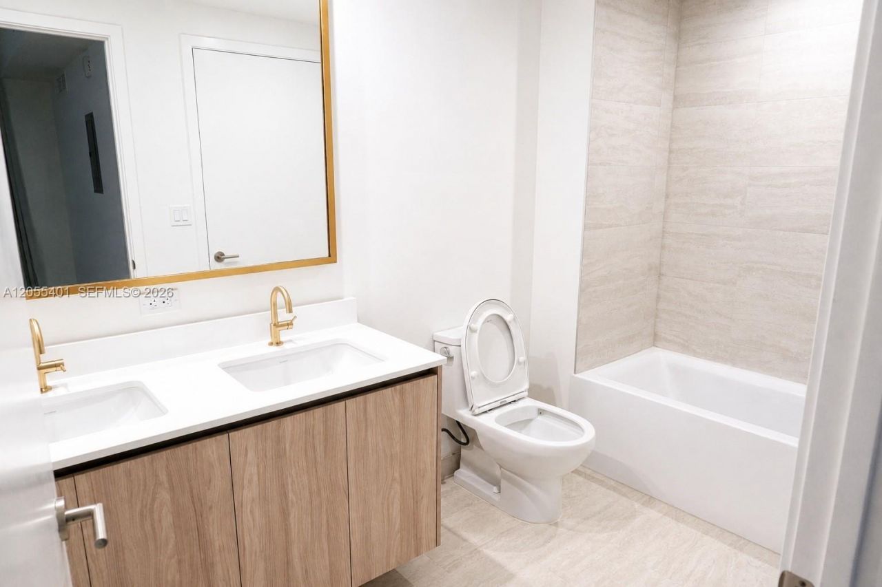 77 SE 5th St , Unit 2005, Miami, FL 33131 Photo
