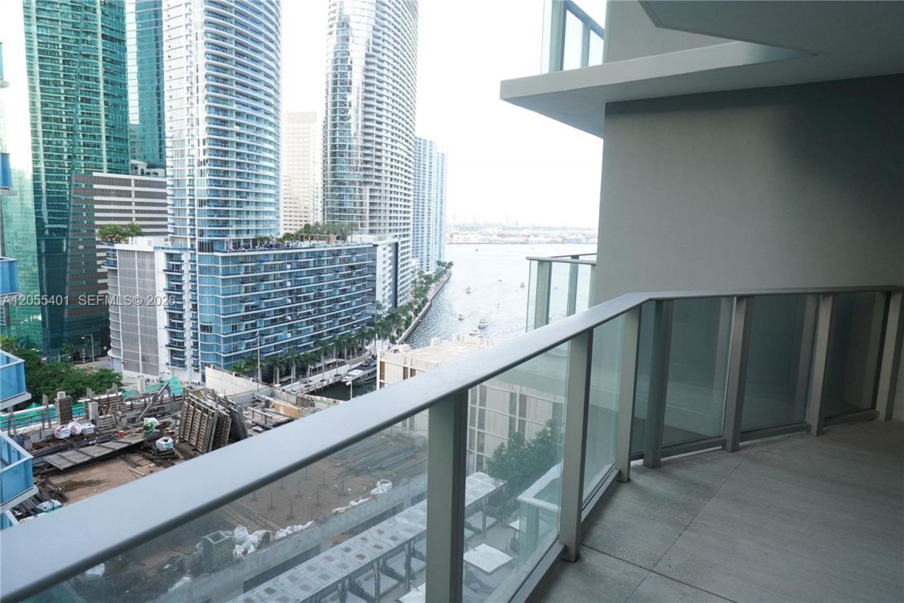 77 SE 5th St , Unit 2005, Miami, FL 33131 Photo