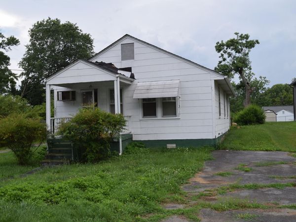 233 Concord Avenue, Mount Carmel, TN 37645