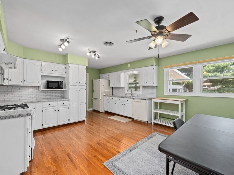 429 Morton Road, Vermilion, OH 44089 Photo 10